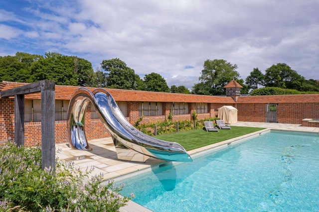 styled-home-studios-silver-slide-house-gu8-2.jpg