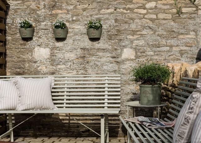 styled-home-studios-cotswold-stables-gl7-4.jpg