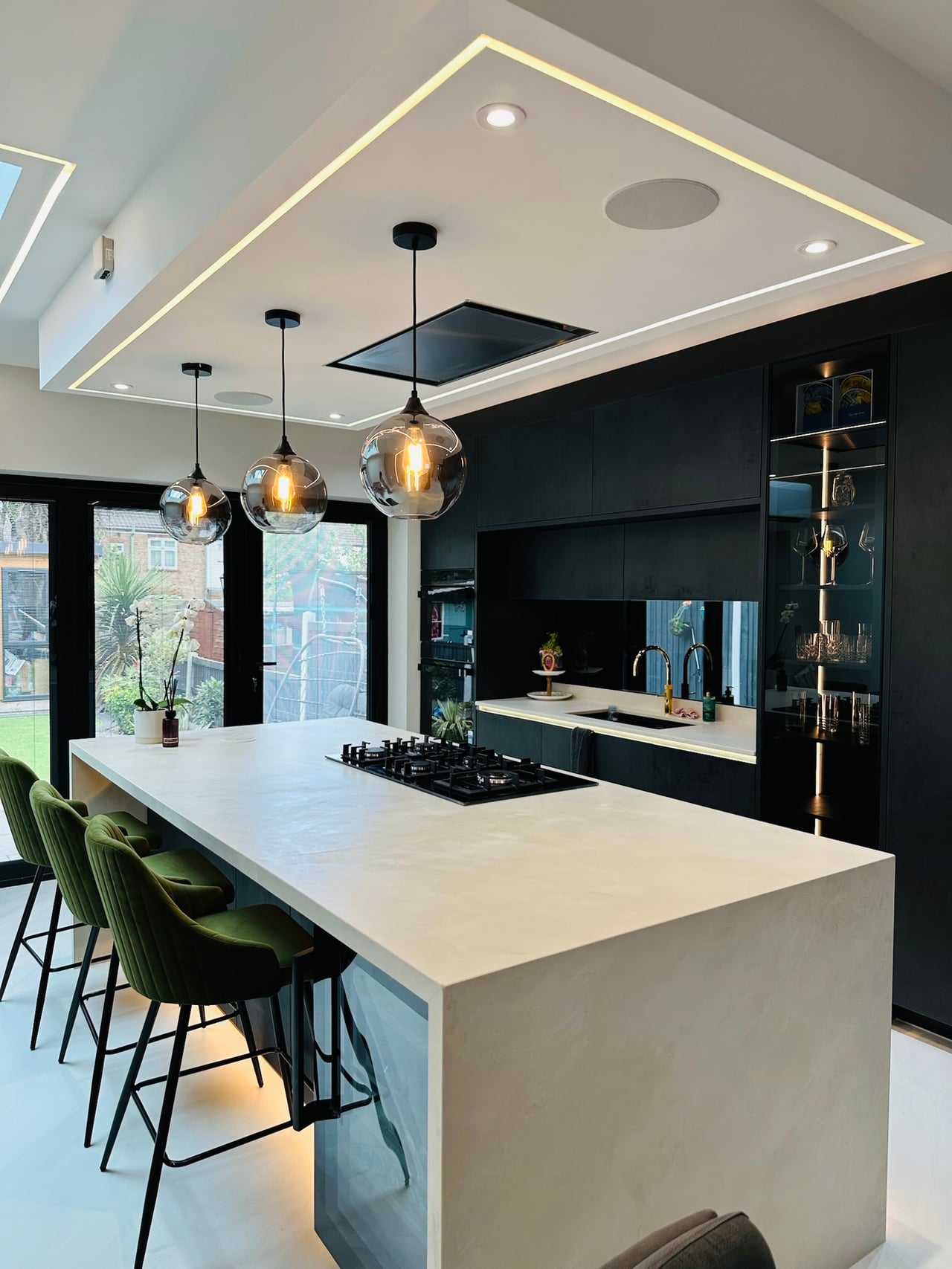 styled-home-studios-hainault-home-1