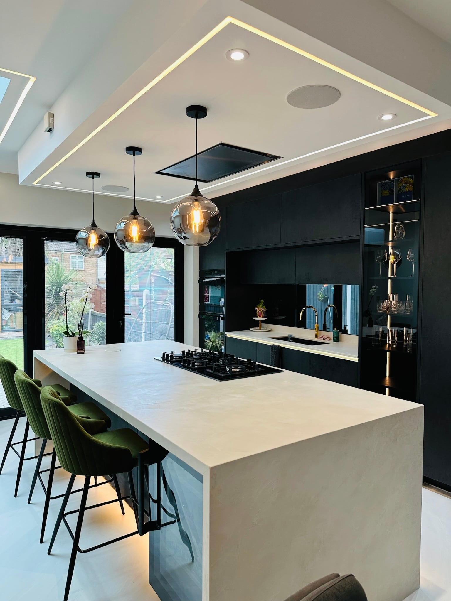 styled-home-studios-hainault-home-1