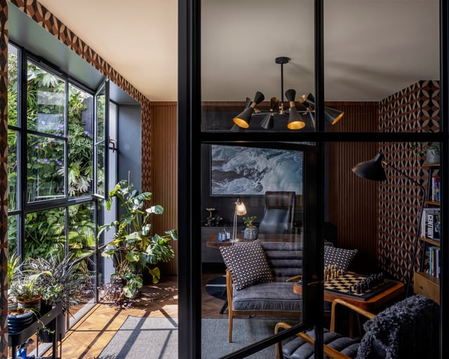 styled-home-studios-disco-dramatic-n2-3.jpg