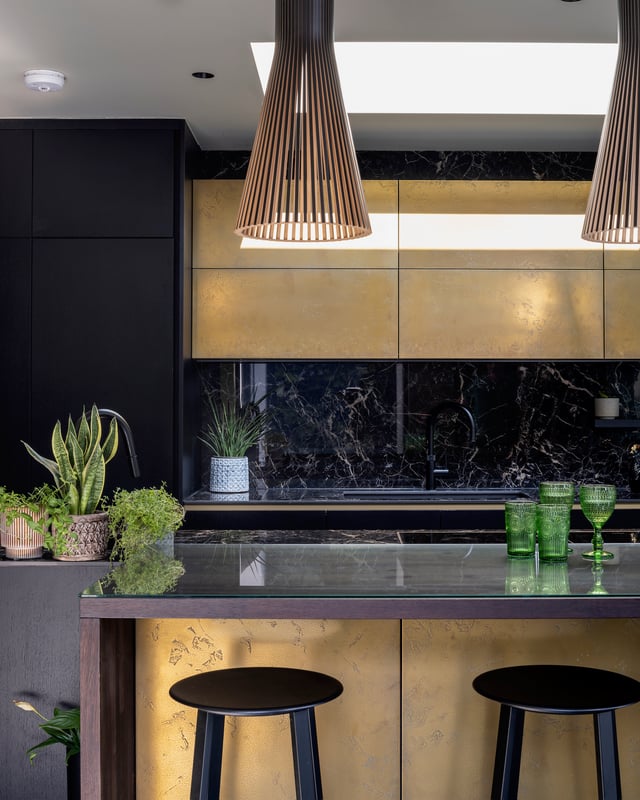 styled-home-studios-disco-dramatic-n2-5.jpg
