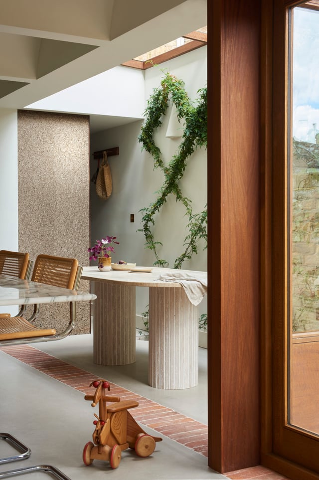 styled-home-studios-villa-cast-e11-2.jpg