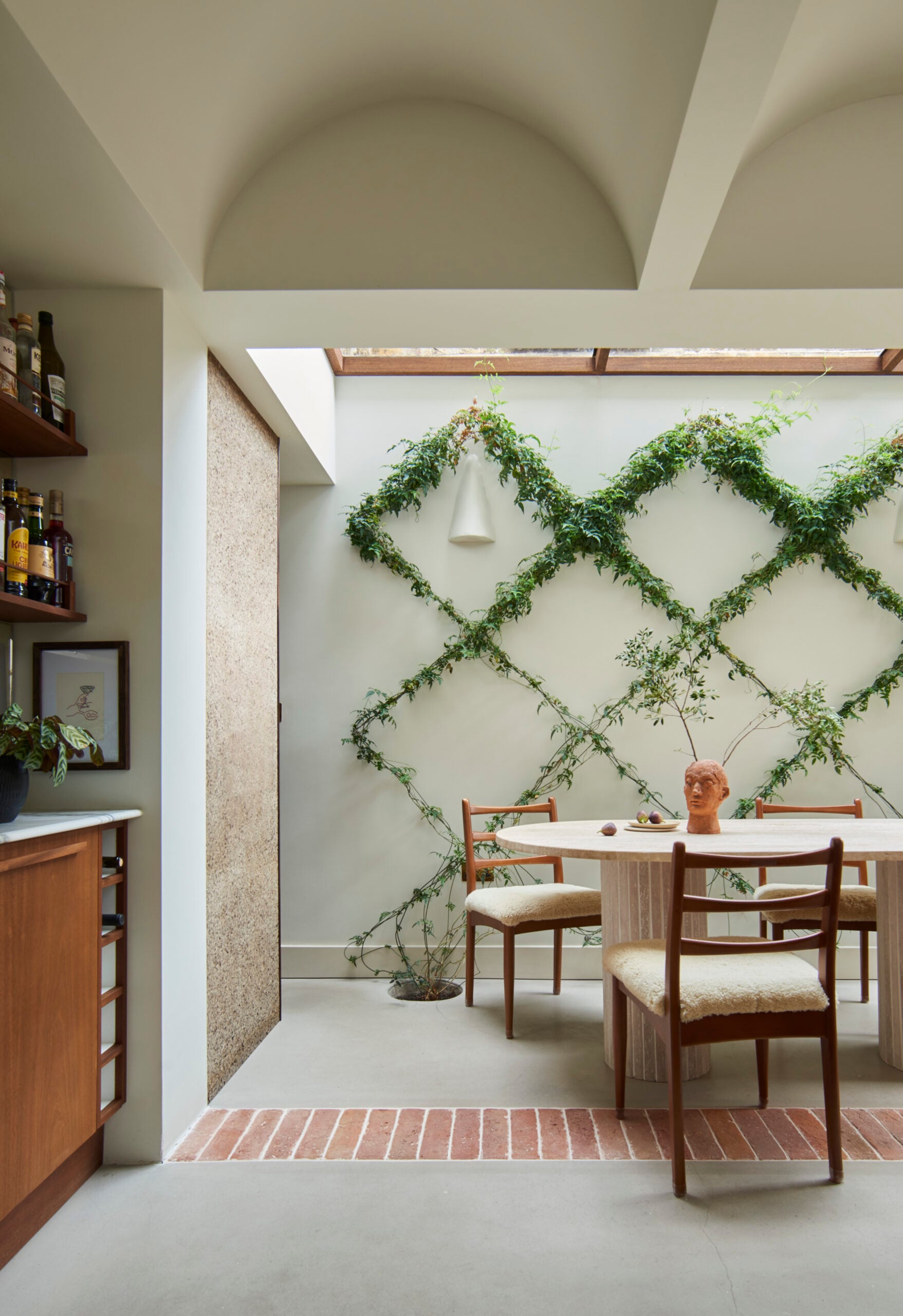 styled-home-studios-villa-cast-e11-1.jpg