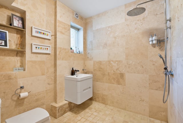 styled-home-studios-bucks-country-house-sl7-5