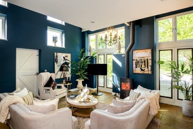 styled-home-studios-chic-country-retreat-gl55-2