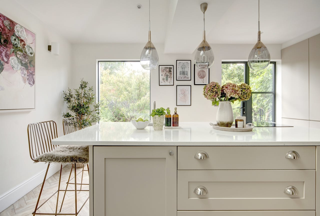 styled-home-studios-chic-modern-villa-gl50-1