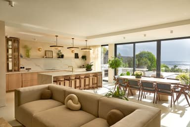 styled-home-studios-cinematic-coastal-chic-bn2-1