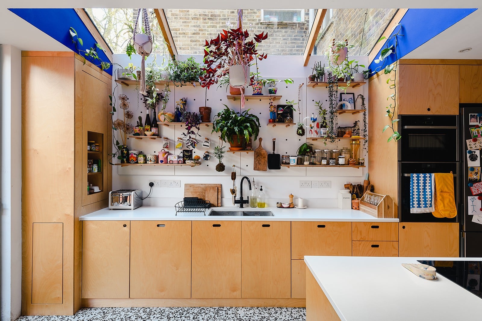 styled-home-studios-colourful-london-fields-e8-1