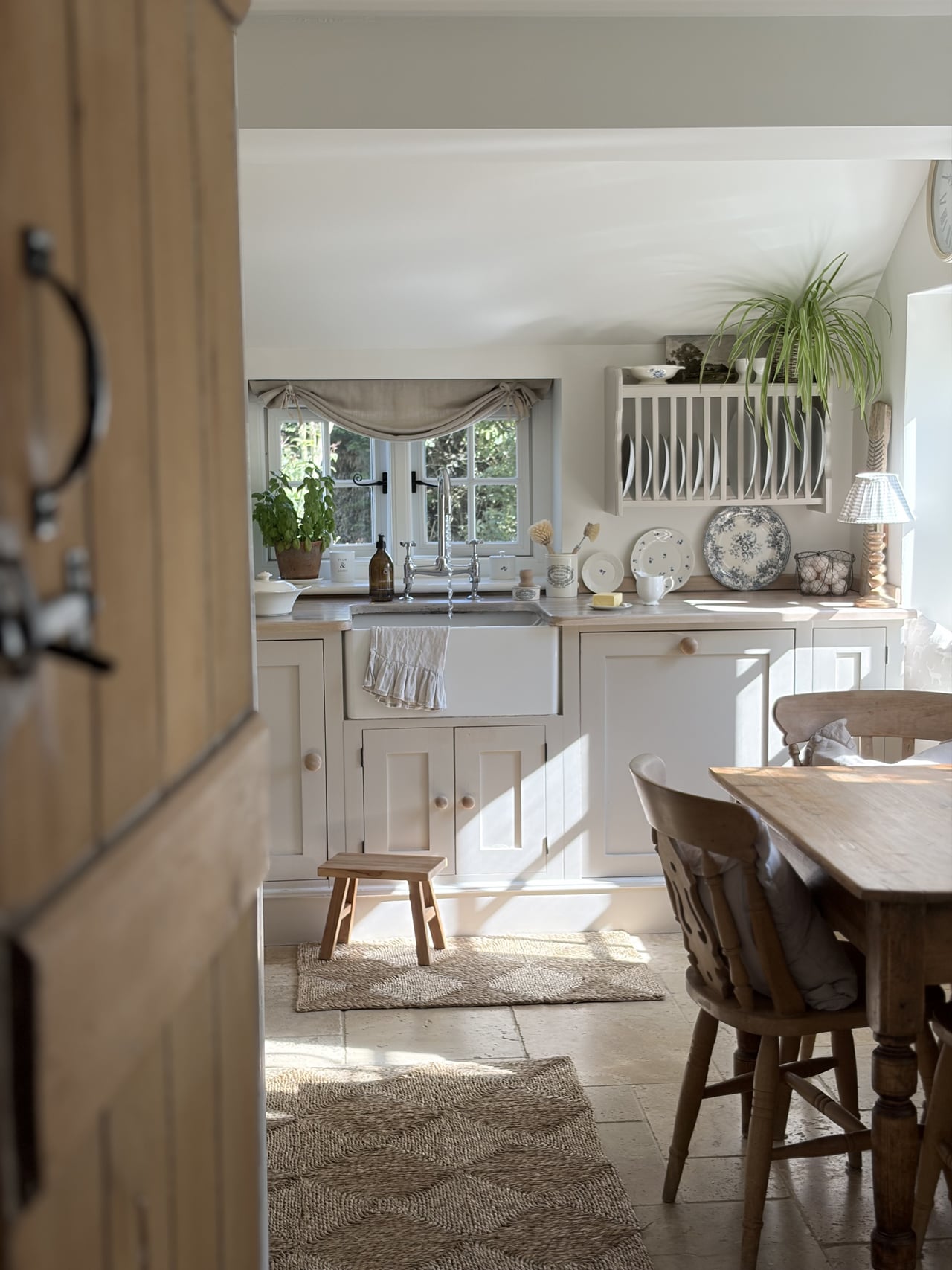 styled-home-studios-cottage-cream-ng12-1