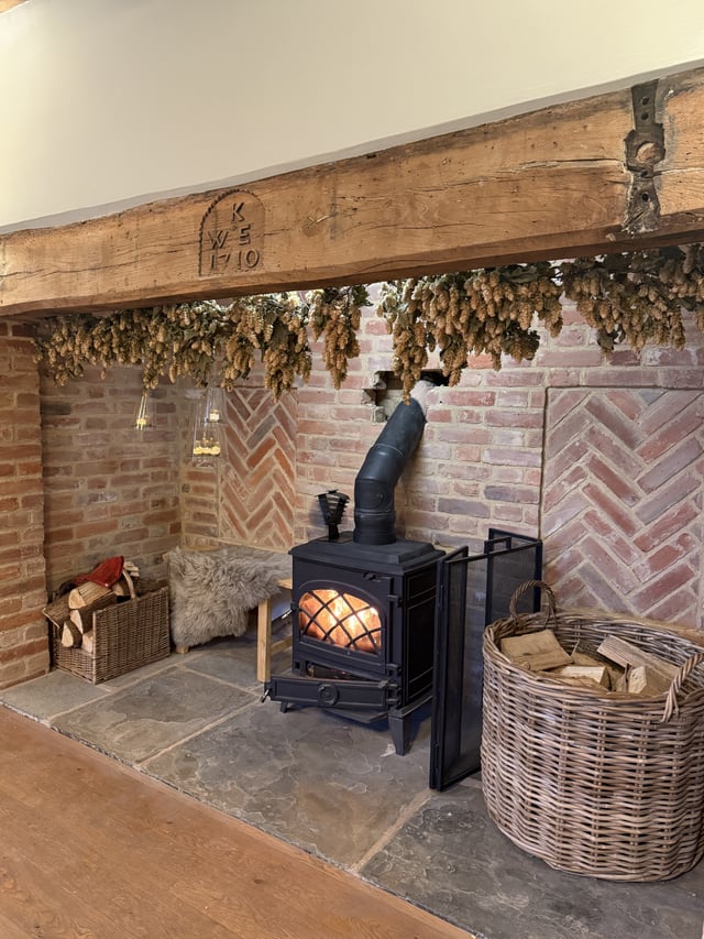 styled-home-studios-family-farmhouse-b93-2