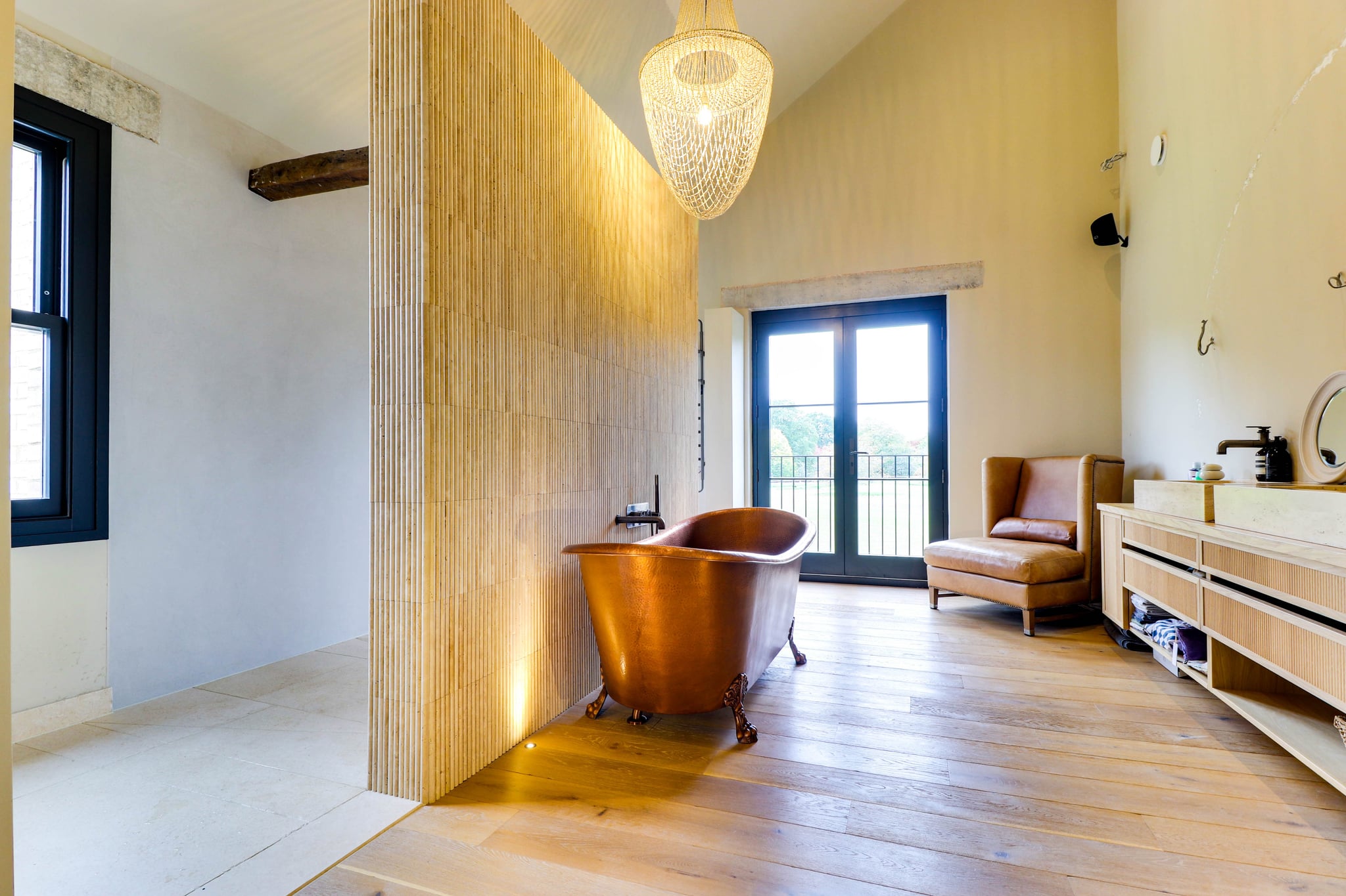 styled-home-studios-fun-and-follie-gu8-15