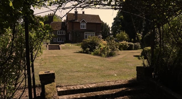 styled-home-studios-grand-galleried-hall-gu8-3