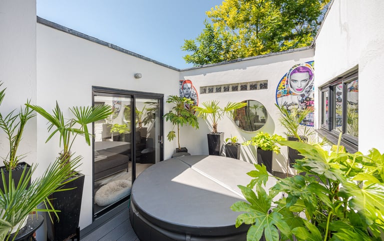 styled-home-studios-ibiza-inspired-bn3-3