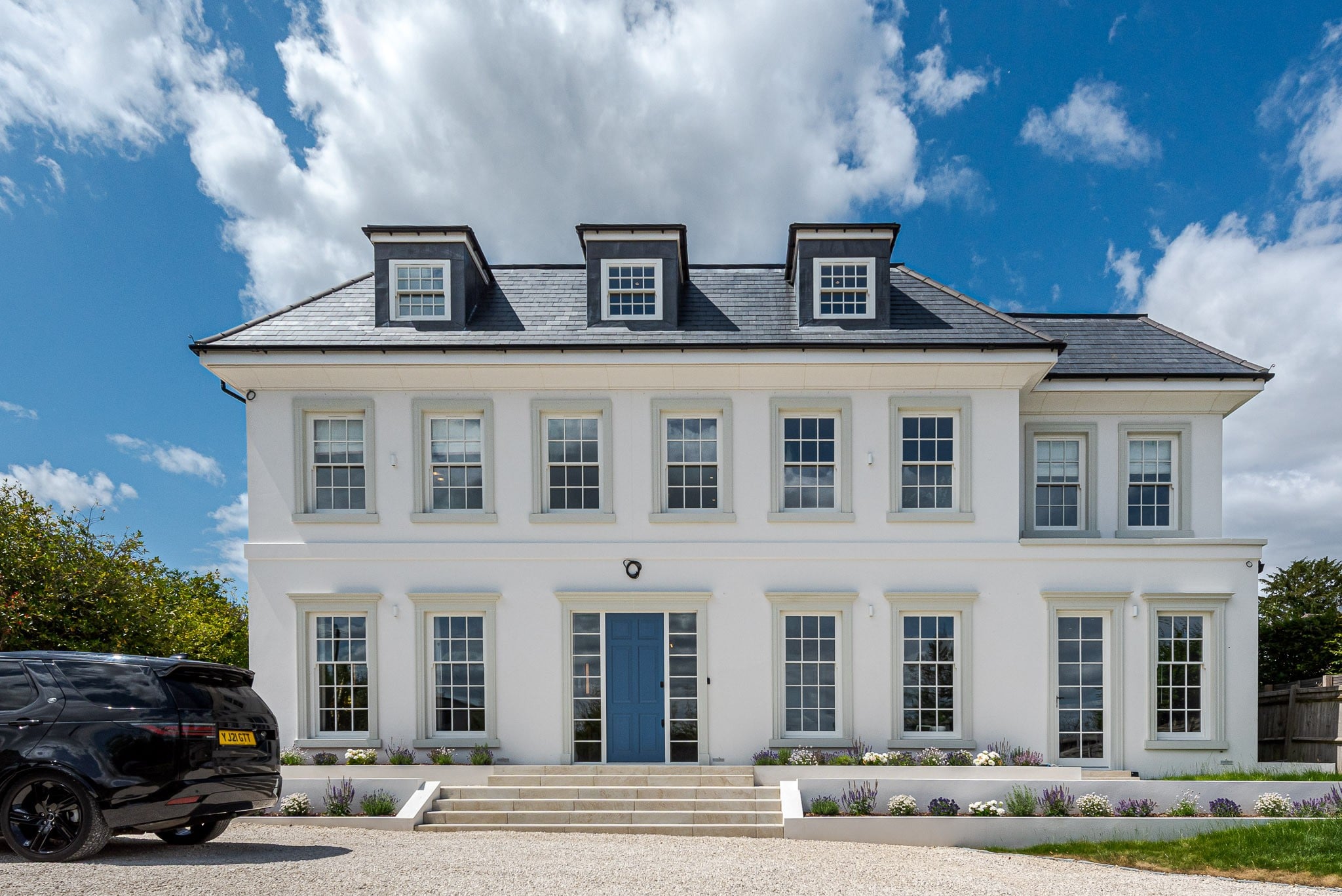 styled-home-studios-modern-georgian-manor-kt22-1