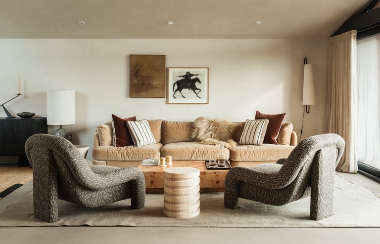 styled-home-studios-modern-hilltop-house-bn3-2