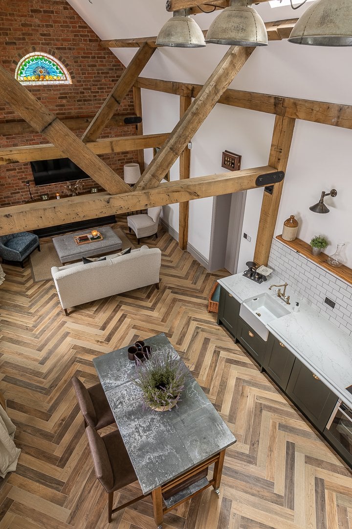 styled-home-studios-moor-edge-kt20-1