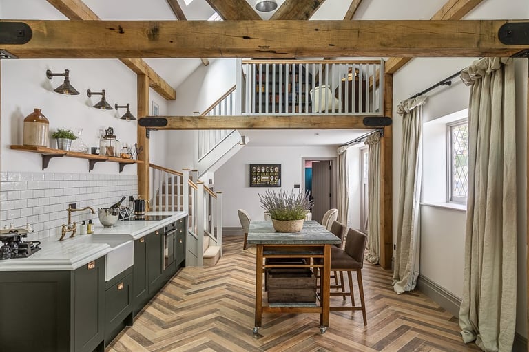 styled-home-studios-moor-edge-kt20-3