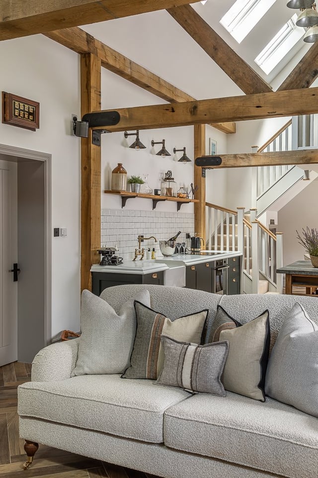 styled-home-studios-moor-edge-kt20-4