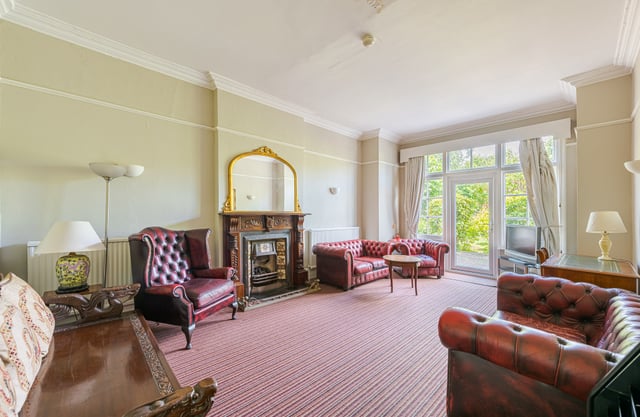 styled-home-studios-run-down-historic-hotel-w6-5