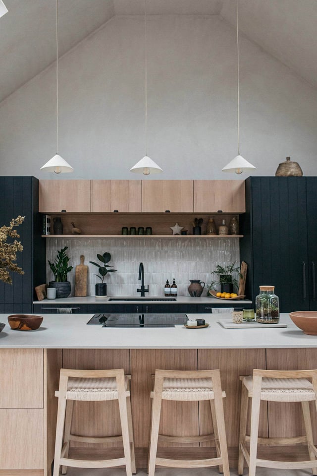 styled-home-studios-black-house-gu5-4.jpg