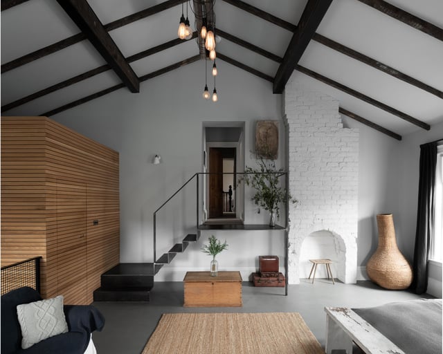styled-home-studios-coach-house-calm-b17-2.jpg