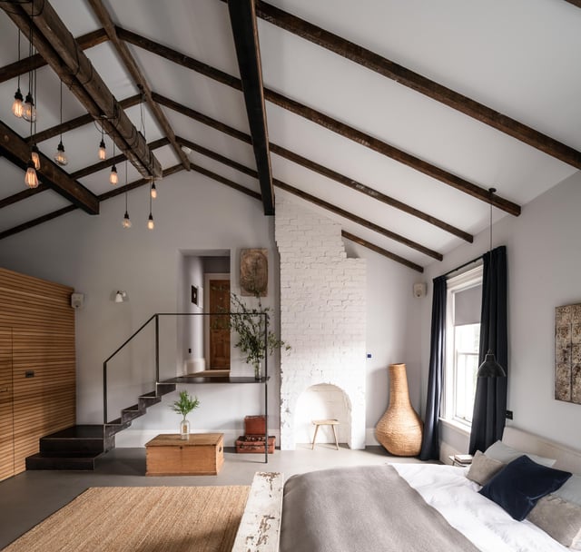 styled-home-studios-coach-house-calm-b17-3.jpg