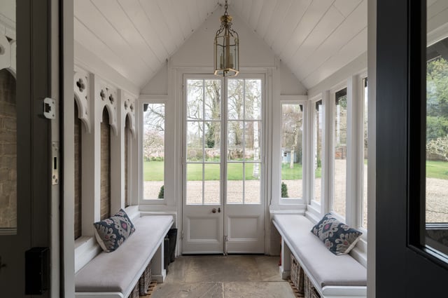 styled-home-studios-the-revived-rectory-sg19-5