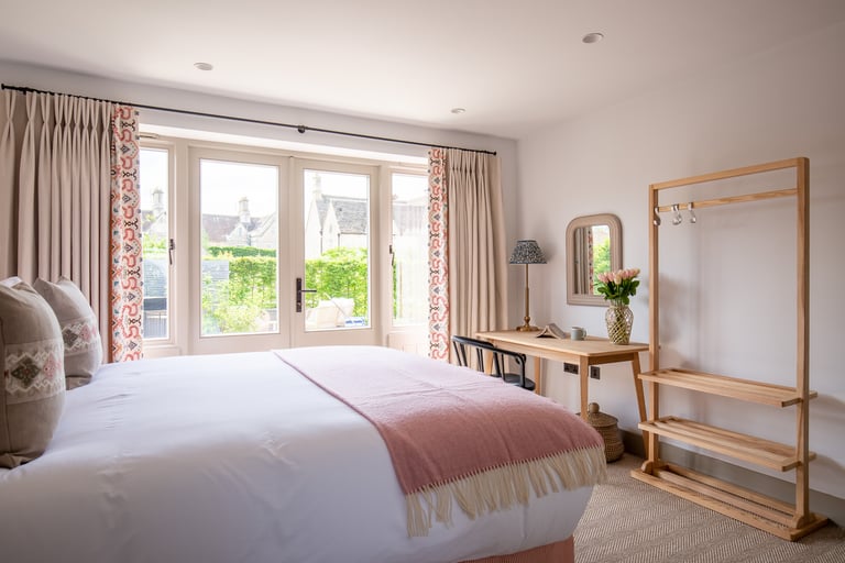 styled-home-studios-very-berry-gl7-2