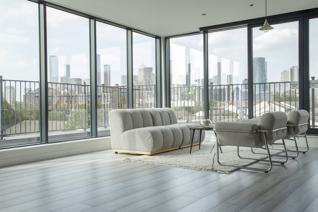 styled-home-studios-stylish-london-penthouse-e14-1