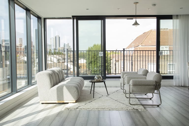styled-home-studios-stylish-london-penthouse-e14-3