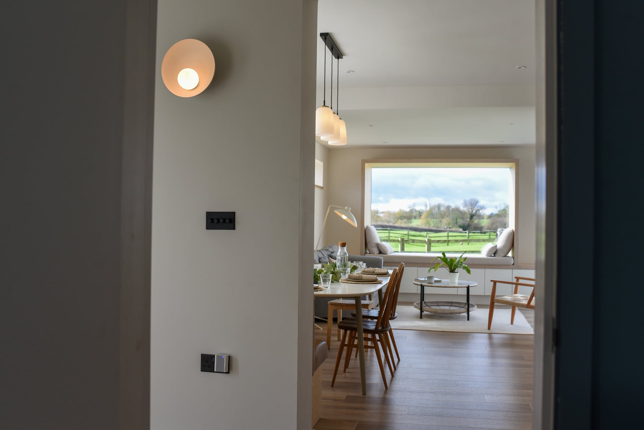 styled-home-studios-sunset-house-de13-1