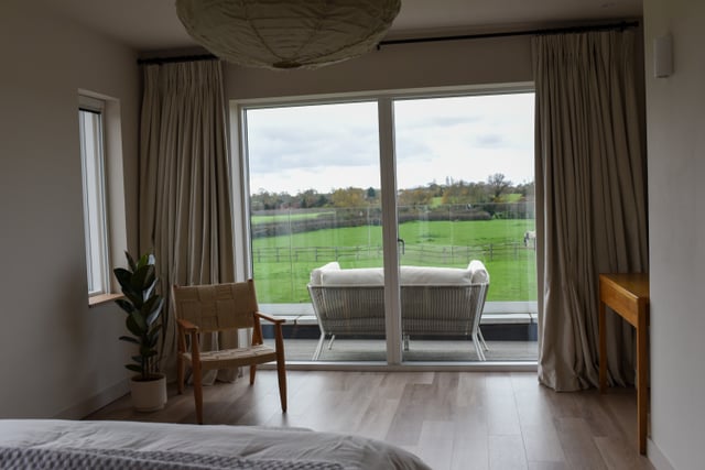 styled-home-studios-sunset-house-de13-4