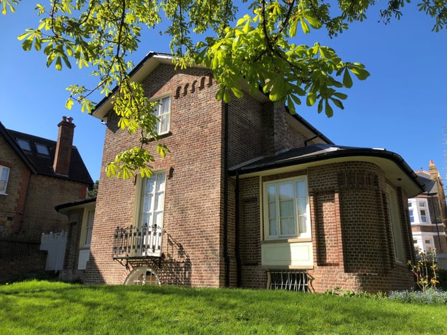 styled-home-studios-the-artists-escape-tw1-1