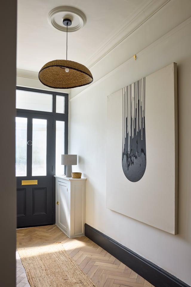 styled-home-studios-the-crescent-gl1-3