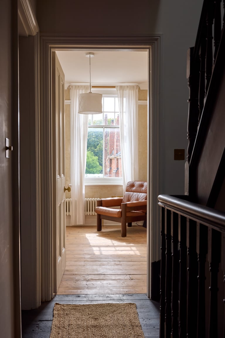 styled-home-studios-the-crescent-gl1-4