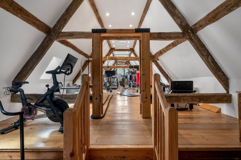 styled-home-studios-victorian-gothic-nn14-4