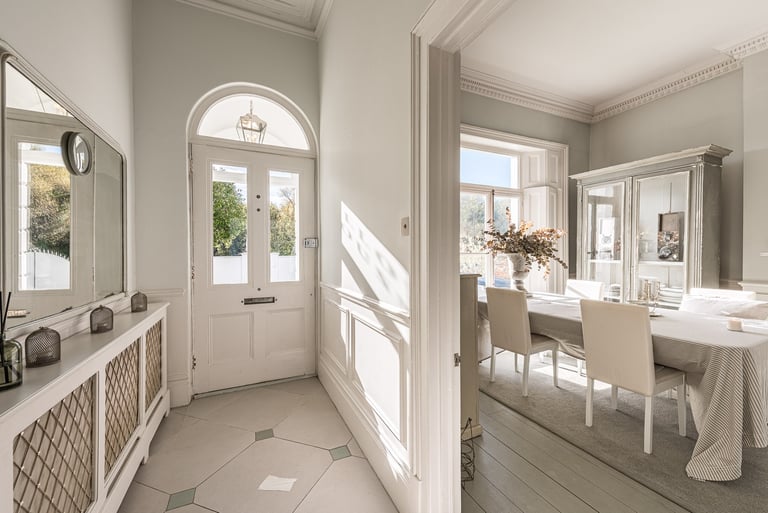 styled-home-studios-white-and-bright-tw17-3