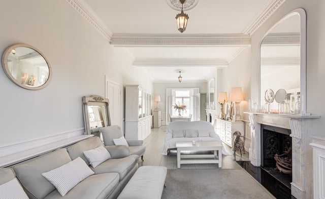 styled-home-studios-white-and-bright-tw17-4